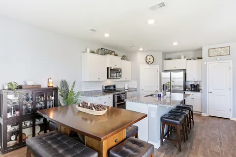 Dining area open to the kitchen island